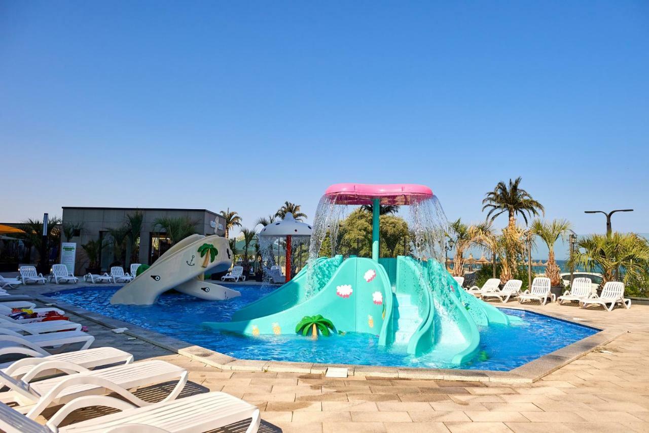 Deluxe Apartment Spa N Pools Beach Resort Năvodari Extérieur photo