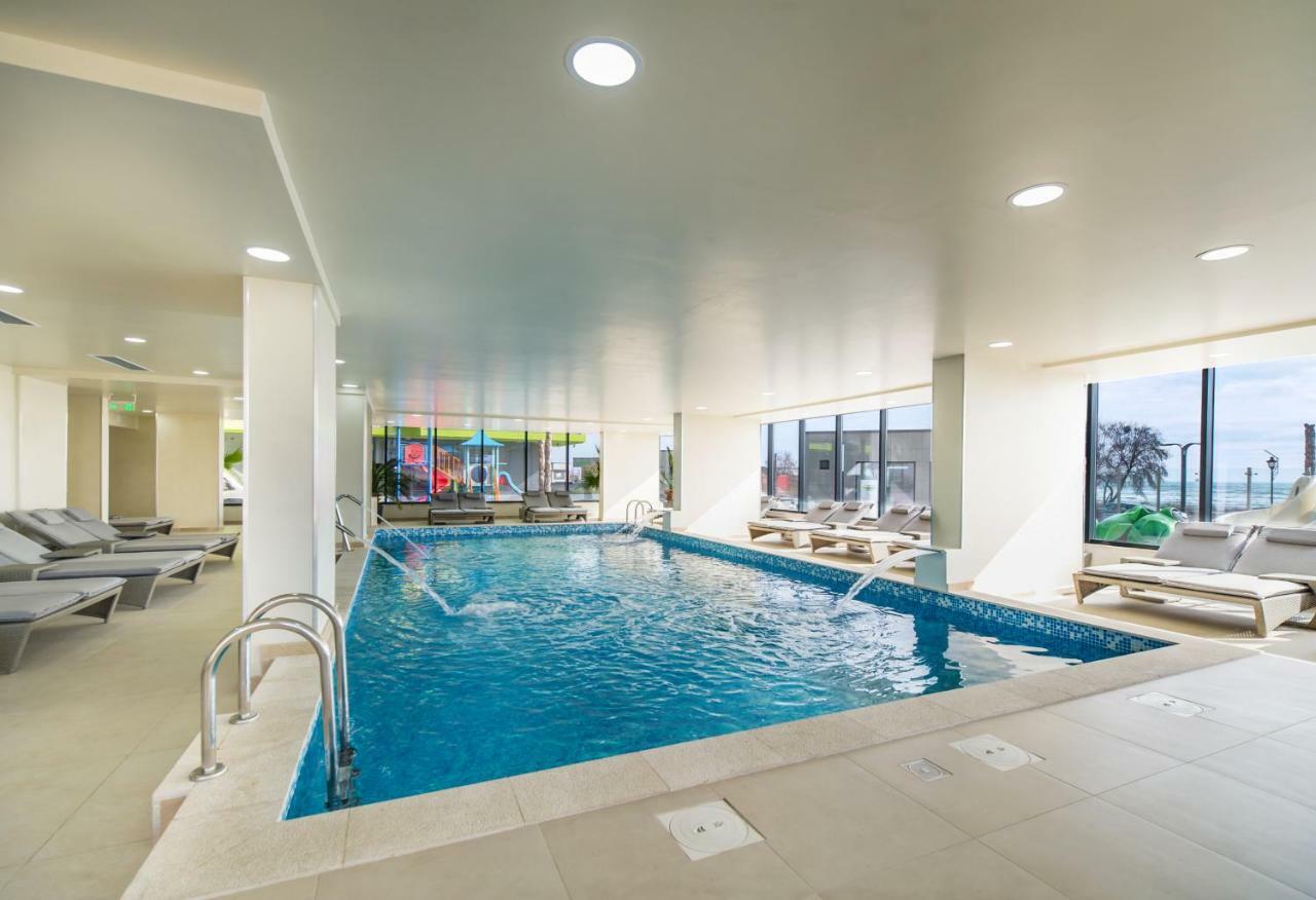 Deluxe Apartment Spa N Pools Beach Resort Năvodari Extérieur photo